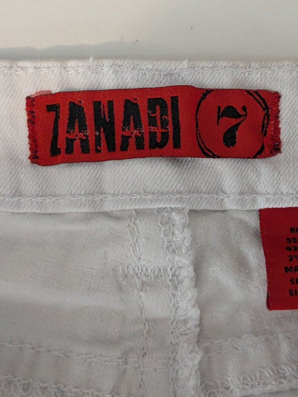 ZANADI White Stretch Denim Cut-Off Distressed Bling Shorts; Size 7 Juniors - Picture 4 of 4